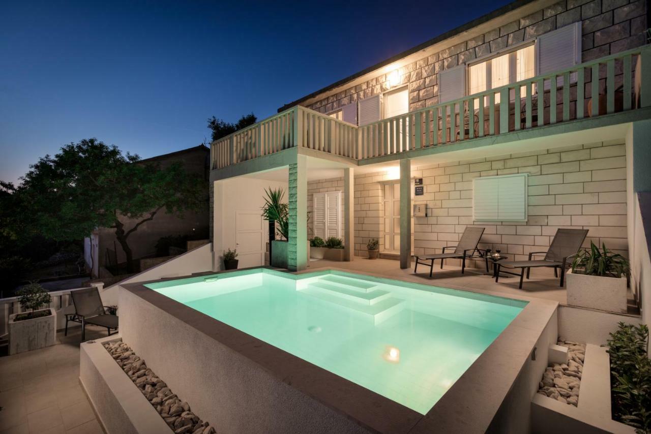 Holiday Home Vallis ポヴィヤ エクステリア 写真