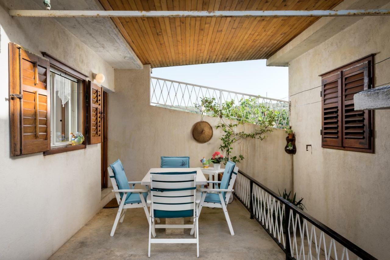 Holiday Home Vallis ポヴィヤ エクステリア 写真